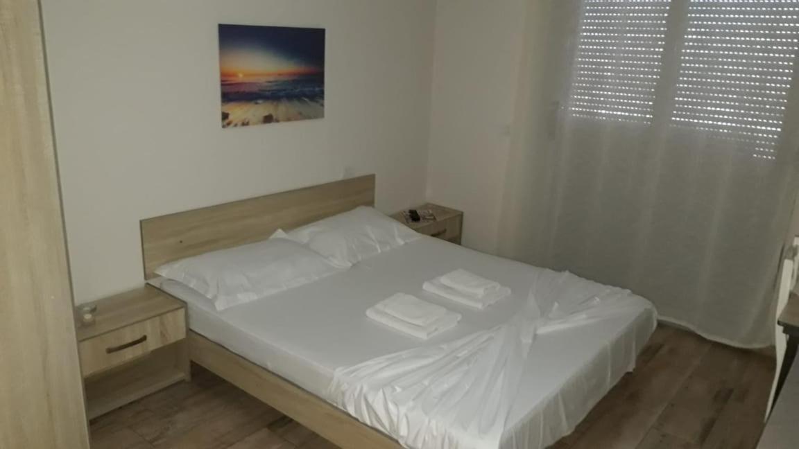 Disy Apartments Vlorë Kamer foto