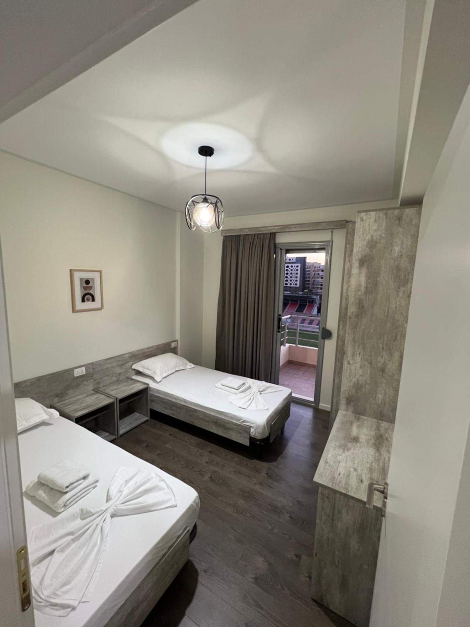 Disy Apartments Vlorë Buitenkant foto